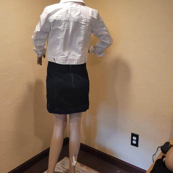 NWT Maurices white jean jacket - Size Small - Picture 3 of 6